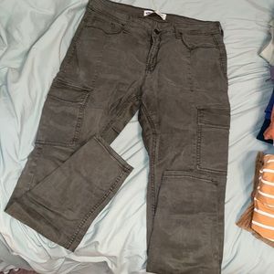Old Navy High Rise Cargo Skinny Jeans in Army Green